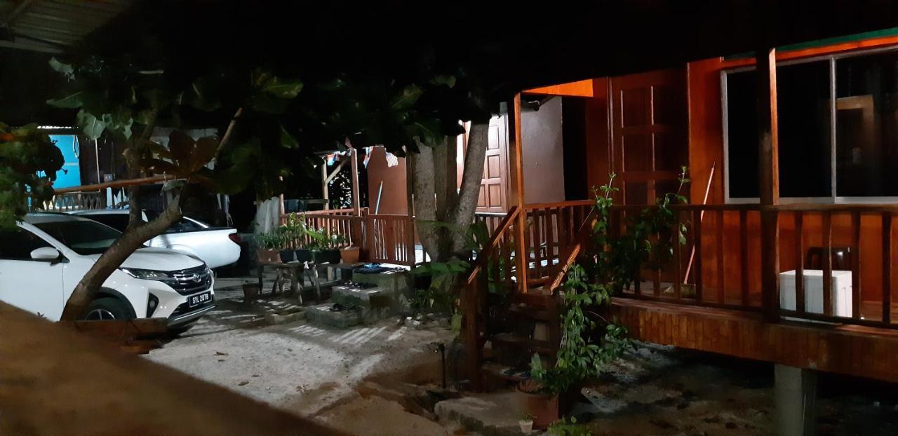 Tajau Laut Guesthouse Kudat Exterior foto